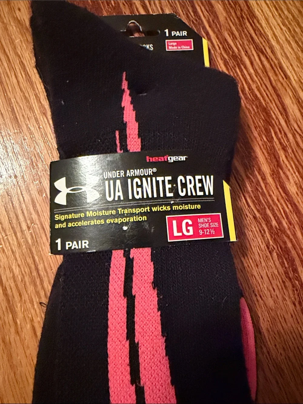 Under Armour UA Ignite Crew Socks - Black with Pink Stripe